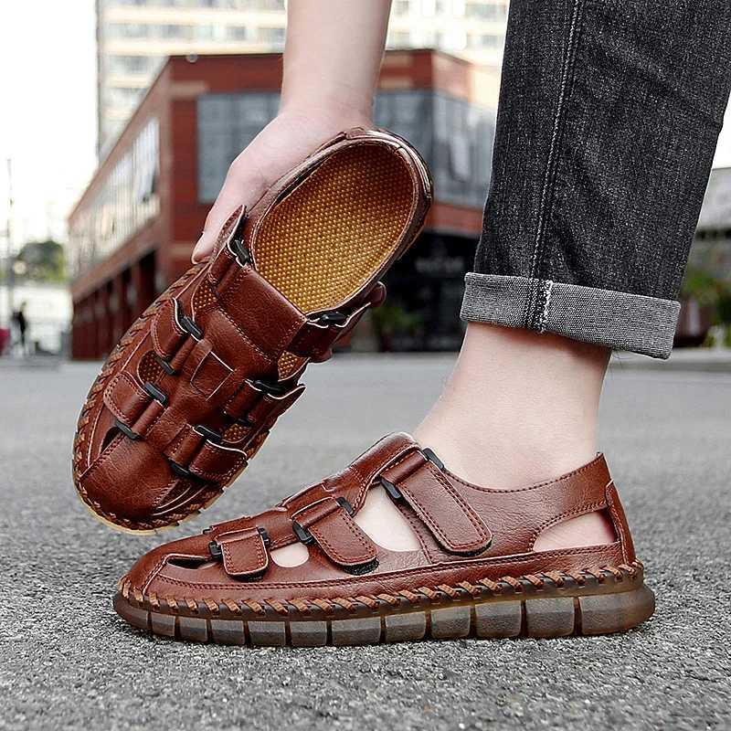 New Arrival New Summer Leather Men Sandals Fashion Breathable Casual Shoes Men Soft Bottom Outdoor Beach Sandals Roman Slippers Big Size 47 T250220