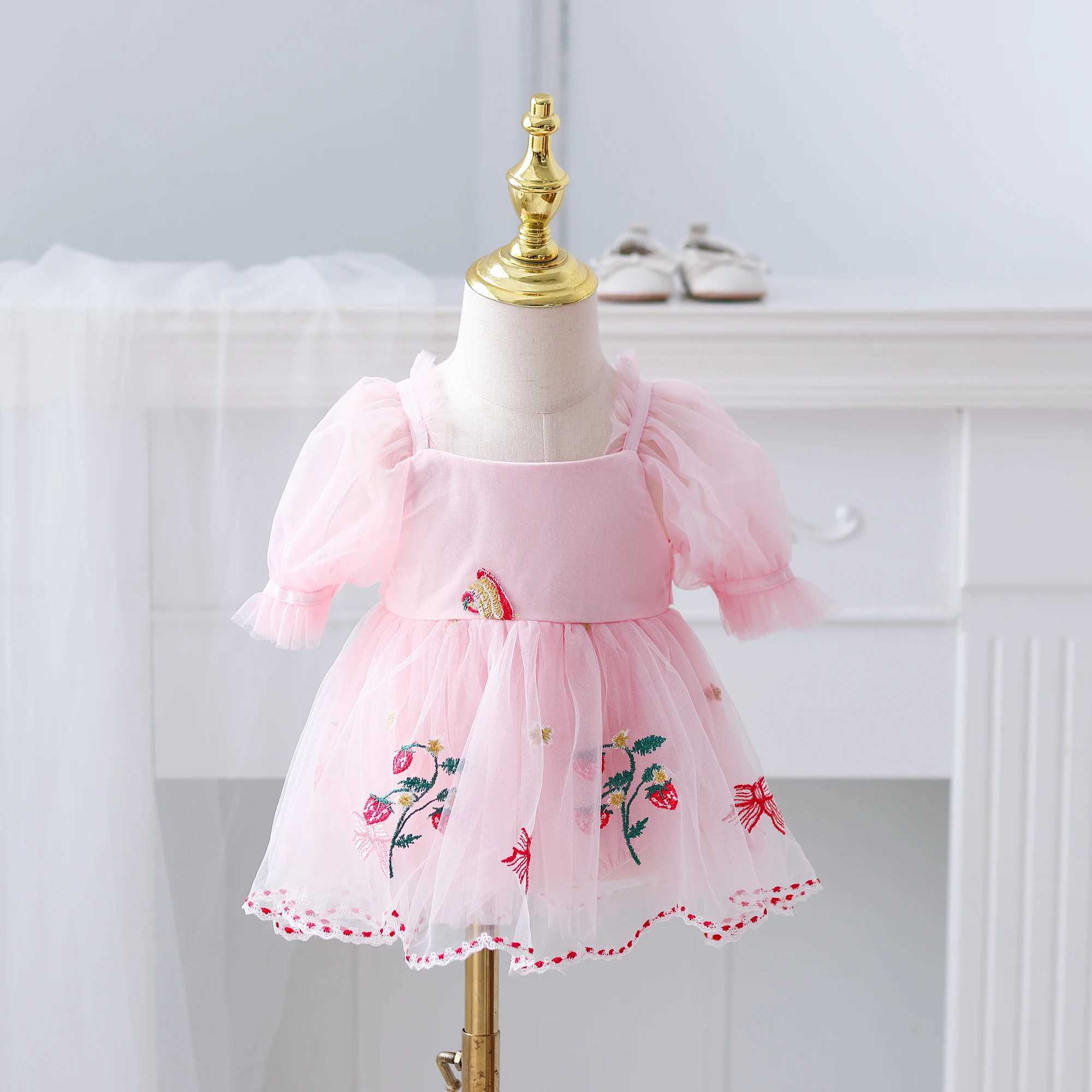2025 Summer Baby Puff Sleeve Sweet Cute Princess dress Baby Girl Big Bow Strawberry Embroidered Mesh Wrap Skirt for Going Out Pa X250220