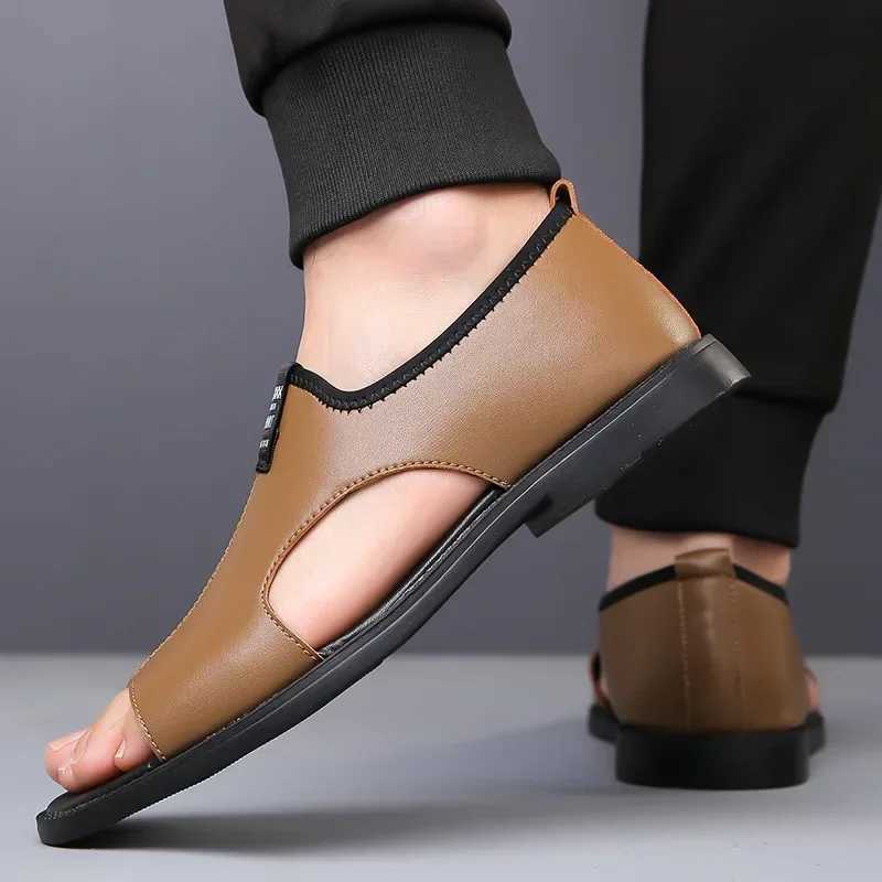 New Arrival Man Sandals Designer FAshion Leather Casual for Men Summer Comfortable Beach Slippers Outdoor Non-slip Men Sandals T250220