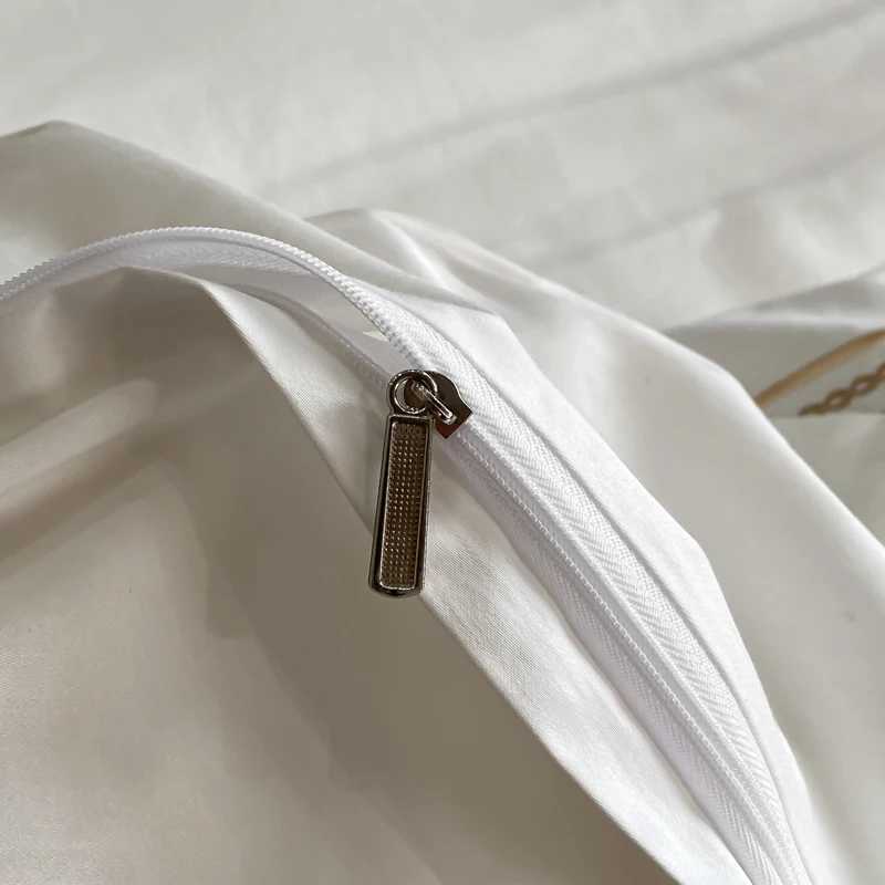 100% Egyptian Cotton Luxury Gold Embroidery Hotel Style Bedding White Grey Duvet Cover Set Fitted Sheet Bed Sheet PillowcasesXJ250220