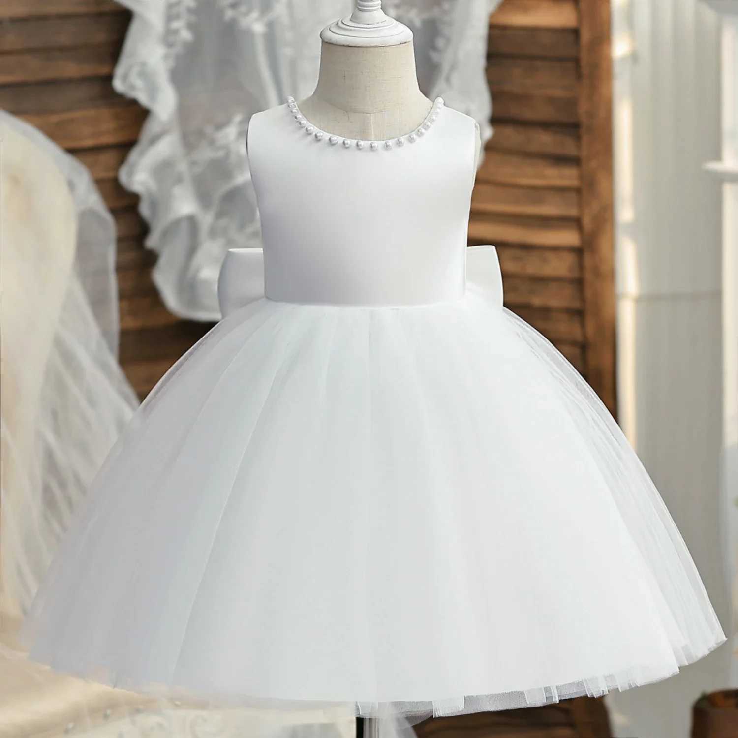 Cute children without backs princess dresses with sleeveless pearls elegant girls birthday party dresses floral girls wedding dresses Tutu dresses X25