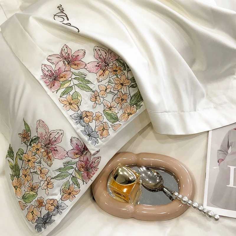 Bedding Set Luxury Flowers Embroidery Quilt/Duvet Cover White Egyptian Cotton Bedspread Fitted Sheet Mattress Cover PillowcasesXJ250220