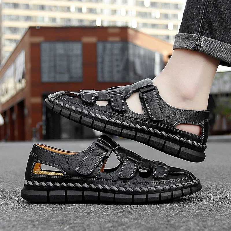 New Arrival New Summer Leather Men Sandals Fashion Breathable Casual Shoes Men Soft Bottom Outdoor Beach Sandals Roman Slippers Big Size 47 T250220