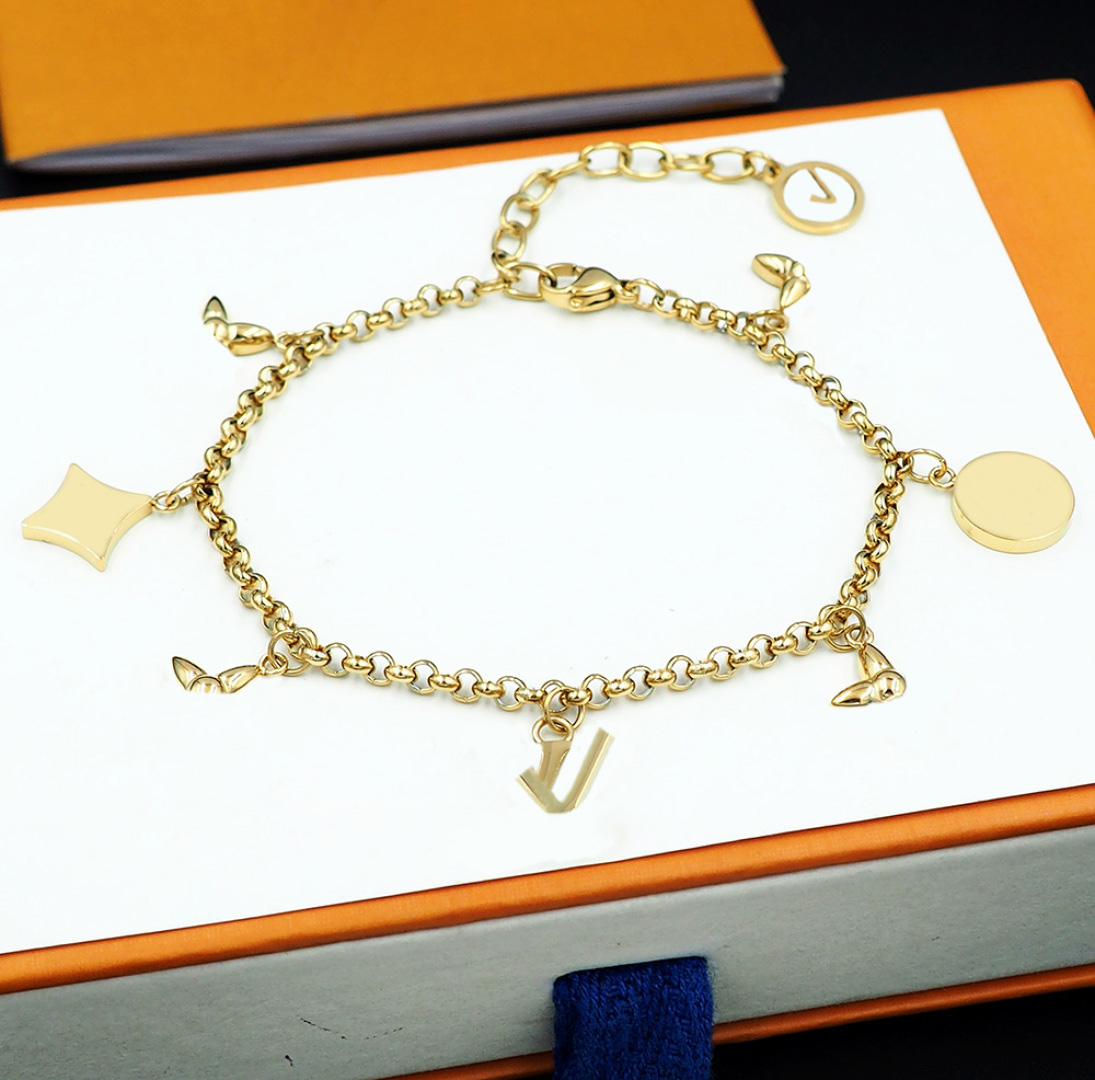 Y208 Designer High Quality Luxury Bracelets for Women Brand Letter Embossment Necklaces Jewelry Accessory Bracelets Necklaces comes with Box