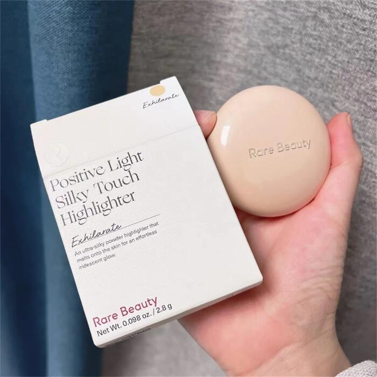 Glow Bronzer from Rare Beauty with Smooth Enlightening Effect - 2.8 Grams of High-Quality Illuminating Blush