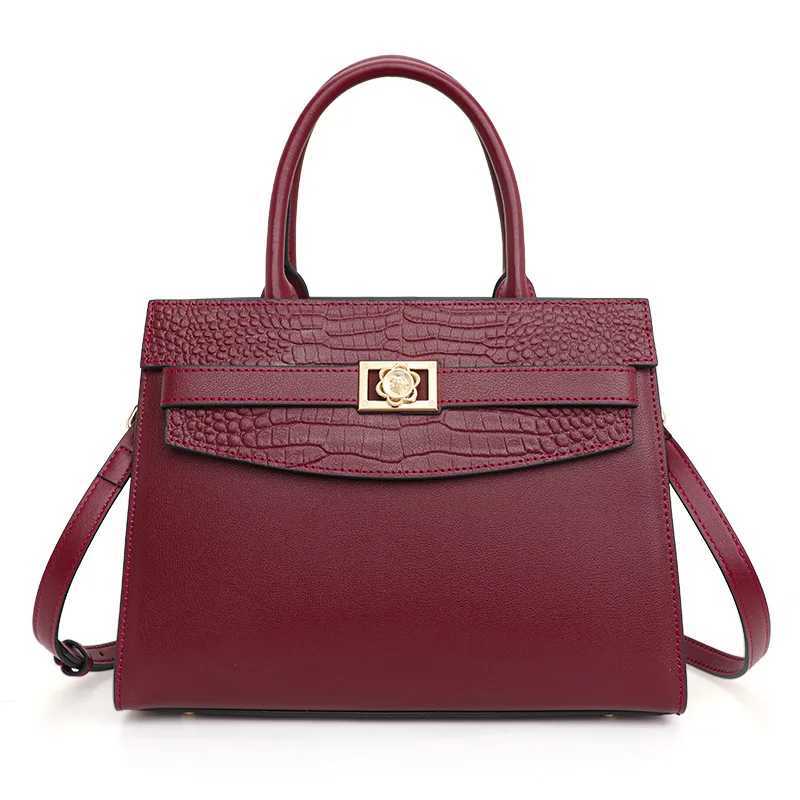 New Womens Handbag 2024 Fashion Trend Cowhide Square Bag Simple and Elegant One Shoulder Crossbody Bag Z250220