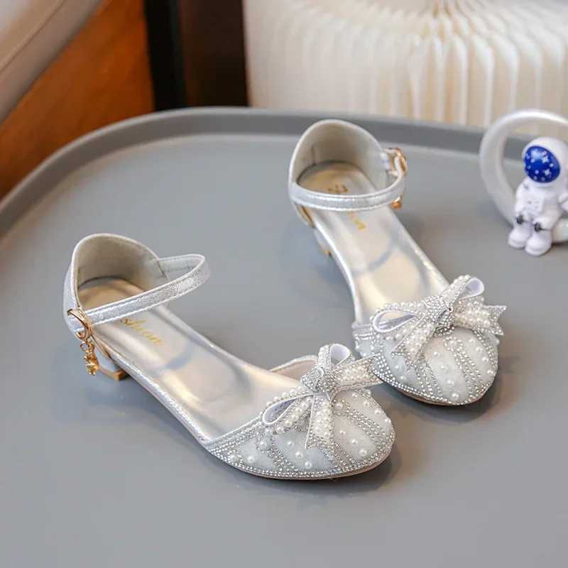 Girls Bow Sandals 2024 Summer New Fashion Princess Shoes for Party Wedding Kids Rhinestone High Heels Childrens Leather Shoes W250221