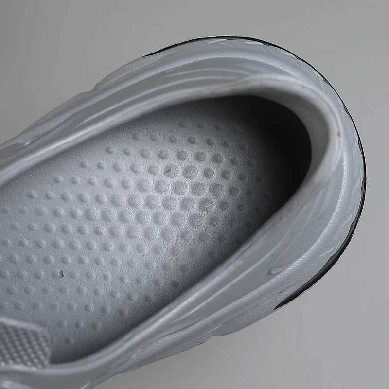 New Arrival Mens Summer Sandals EVA Hole Shoes Garden Shoes Fashionable and Lightweight Beach Shoes Anti slip and Odor Resistant Work Shoes T250220