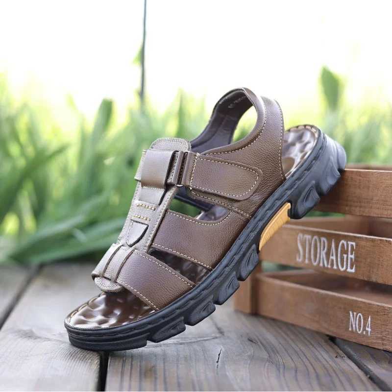 New Arrival Mens Beach Sandals Casual Leather Breathable Beach Sandals Mens Outdoor Soft and Comfortable Summer Shoes Fashion Slippers T250220