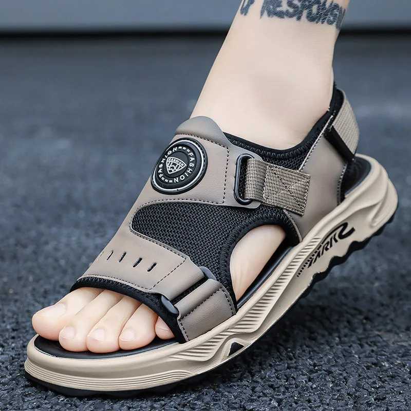 New Arrival Mens casual sandals summer outdoor soft soled breathable beach shoes fashionable student sports shoes anti slip walking sandals T250220