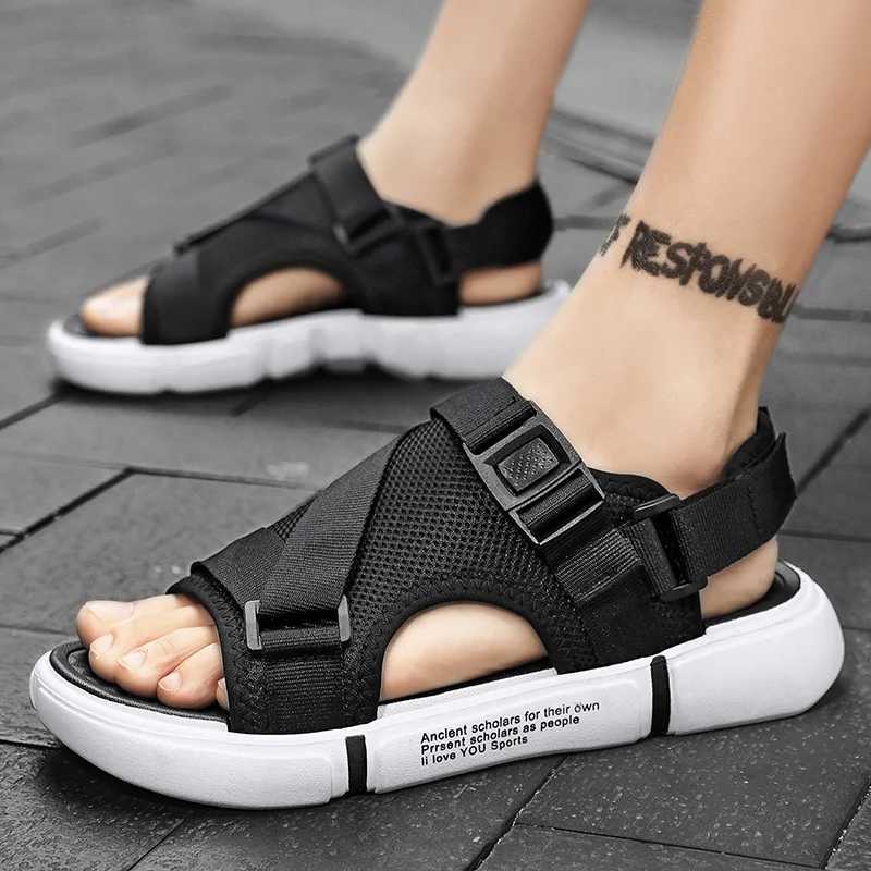 New Arrival Mens sandals summer new casual home slippers anti slip soft soled outdoor sandals fashionable beach shoes lightweight flip cover T250220