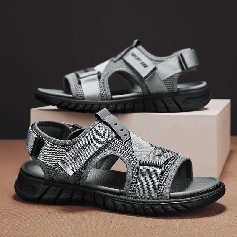 New Arrival Mens Sandals Summer Leisure Beach Holiday Sandals Men Shoes New Outdoor Sneakers Male Comfortable Casual Sandals Men T250220