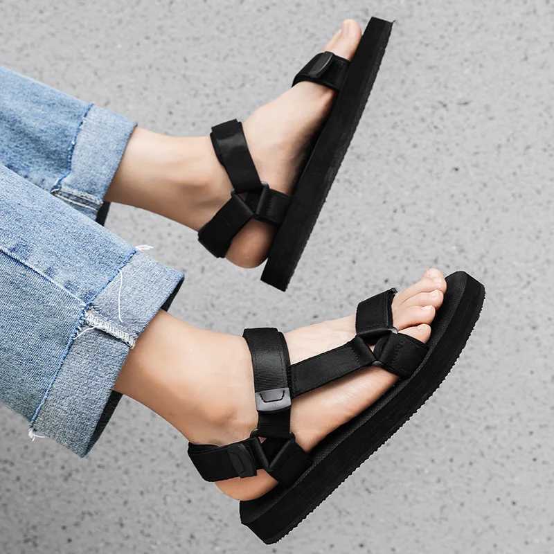 New Arrival New Summer Men Shoes Classic Men Soft Sandals Breathable Roman Style Male Canvals Beach Sandals Water Shoes Large Size 46 T250220