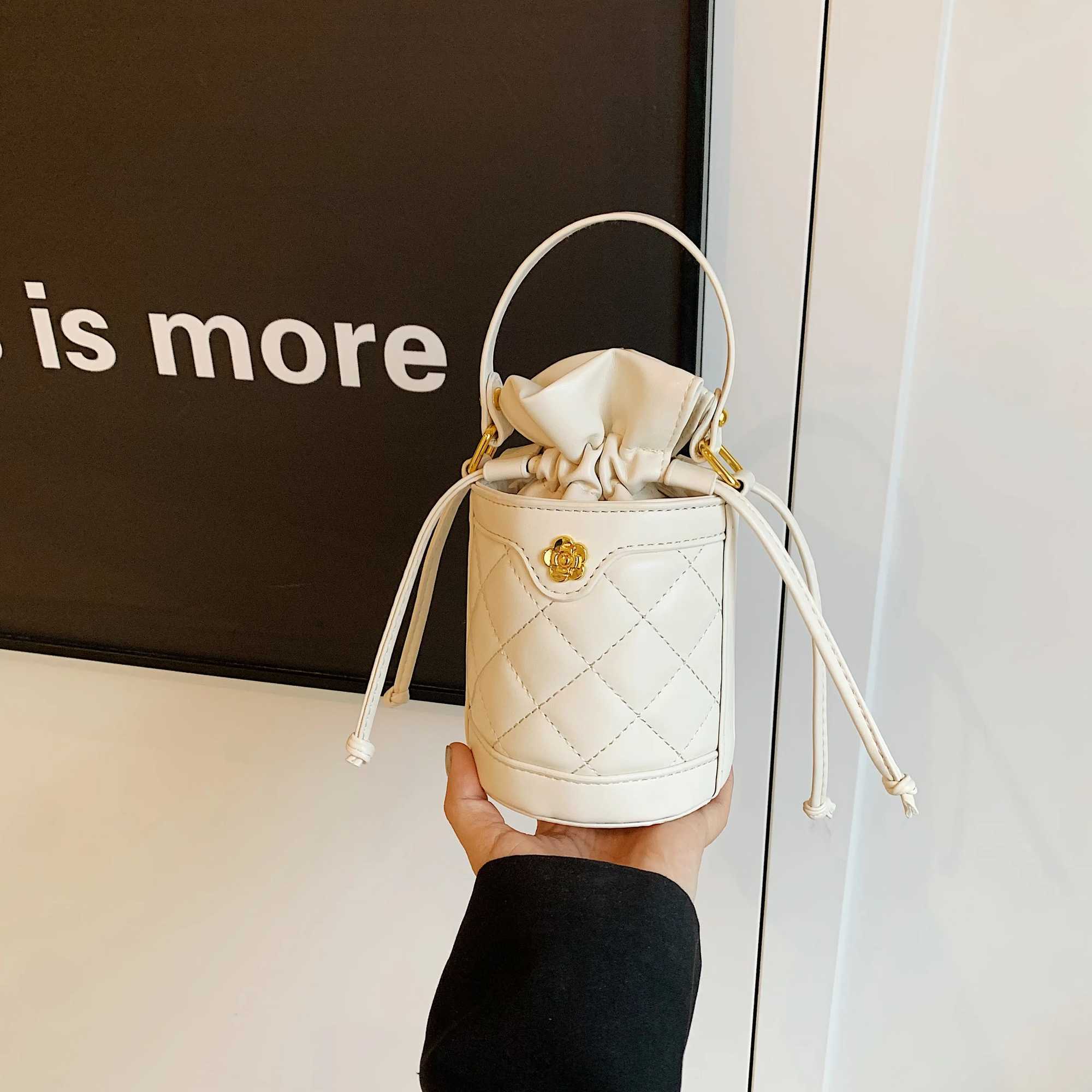 Advanced Lingge Womens Bag 2024 New Small perfume Style Handheld Bucket Bag Fashion One Shoulder Cross Body Bag Y250319