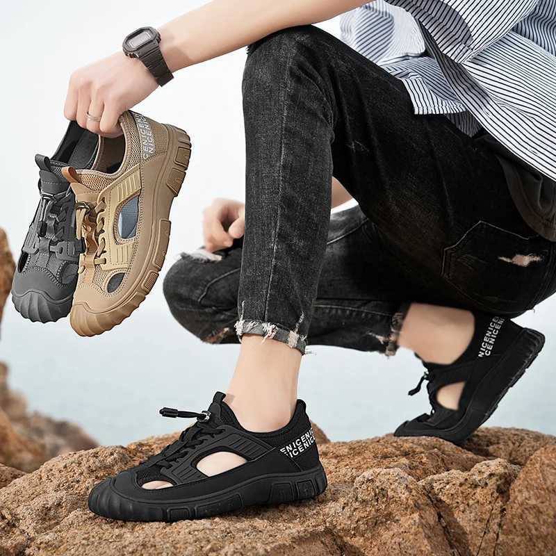 New Arrival 2025 Summer Man Sandals Mesh Perforated Breathable Outdoor Anti Slip Beach Thick Sold Lazy Fashion Casual Sandals for Men T250220
