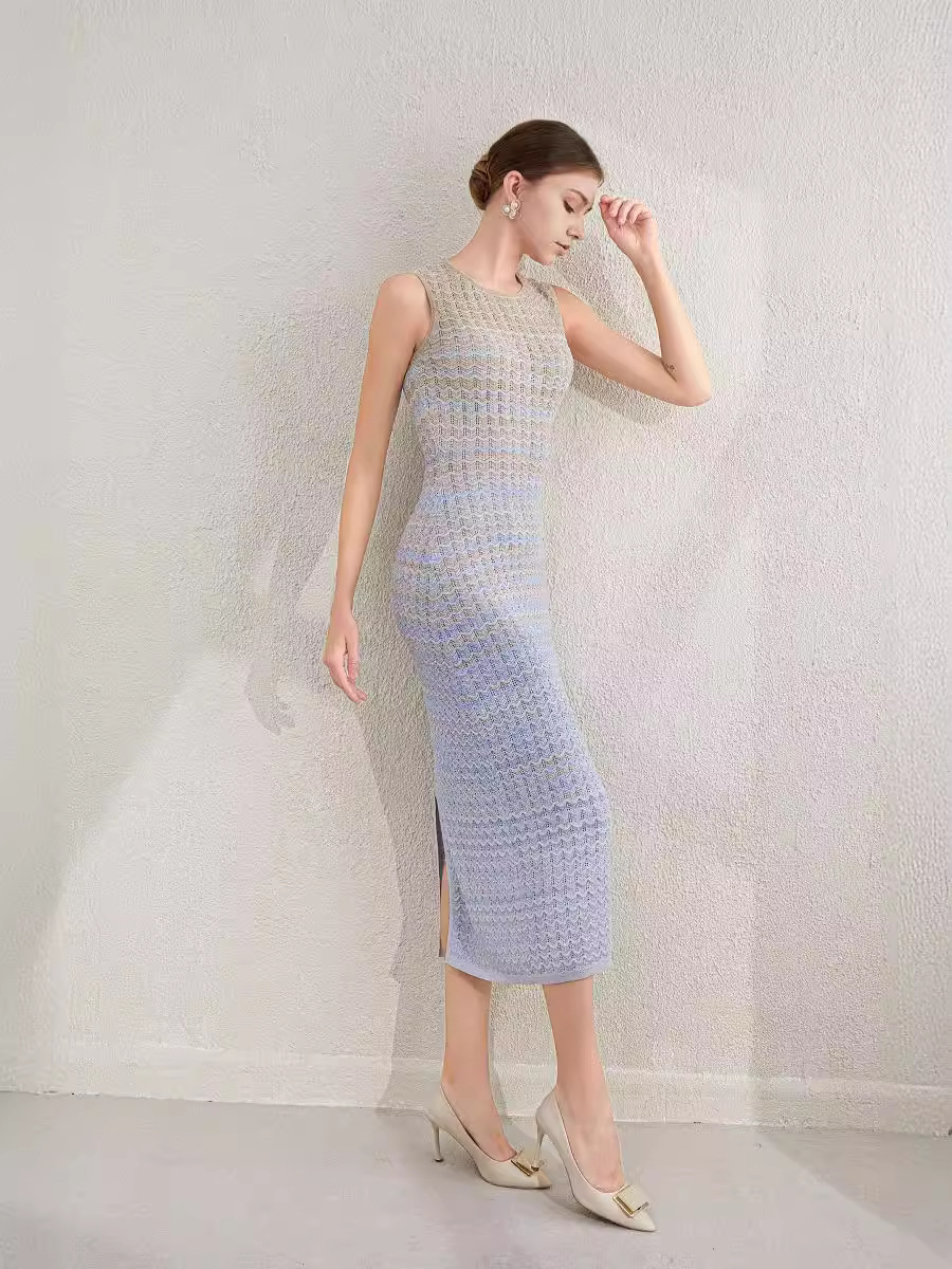 Chic Gradient Knit Women's Maxi Dress Soft Material, Flattering Round Neck, Slender Fit