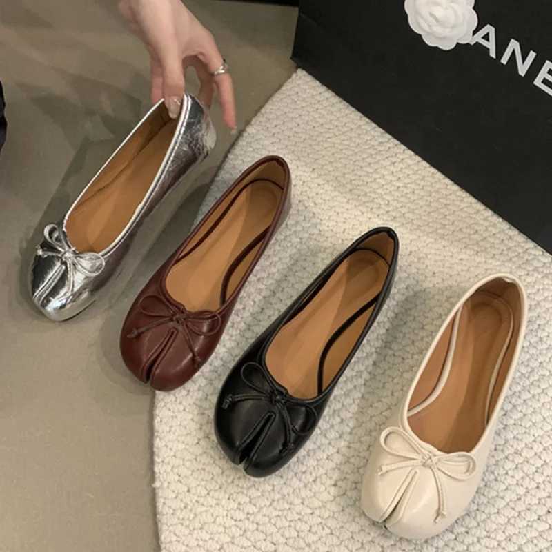Brand new womens apartment soft ballet shoes slide on soft cushions Moccasins Tabi Ninja casual shoes MUJI womens shoes bow knot MUJI Y250220