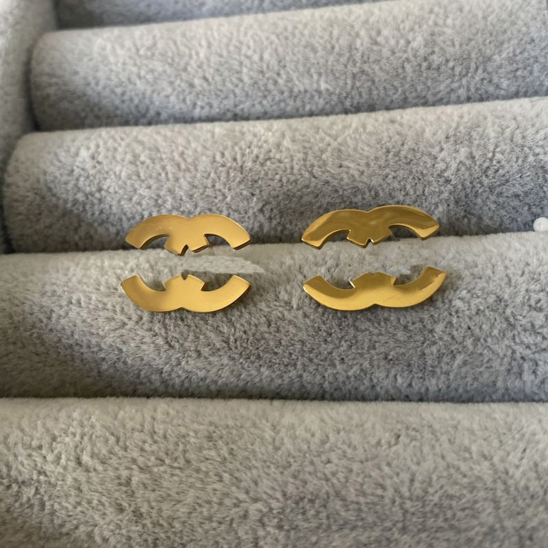 Gold Plated Women Luxury Studs Earrings 2 Sizes Smooth Stainless Steel High Polished Women Designer Earrings Wholesale