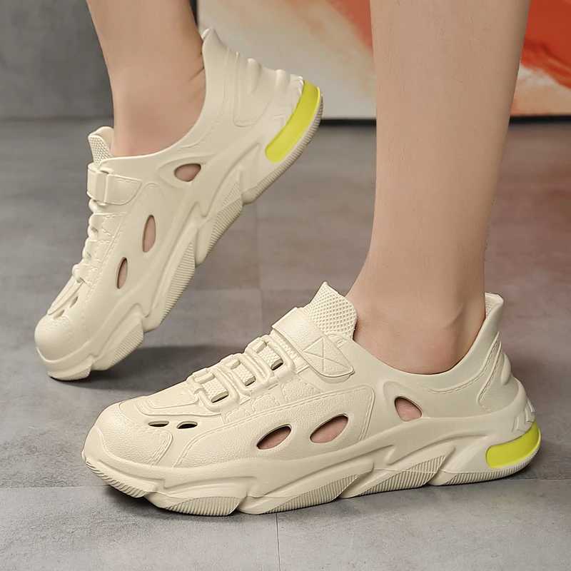 New Arrival Mens Summer Sandals EVA Hole Shoes Garden Shoes Fashionable and Lightweight Beach Shoes Anti slip and Odor Resistant Work Shoes T250220