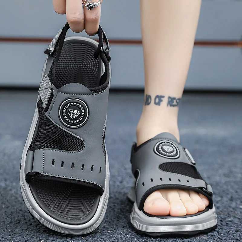 New Arrival Mens casual sandals summer outdoor soft soled breathable beach shoes fashionable student sports shoes anti slip walking sandals T250220