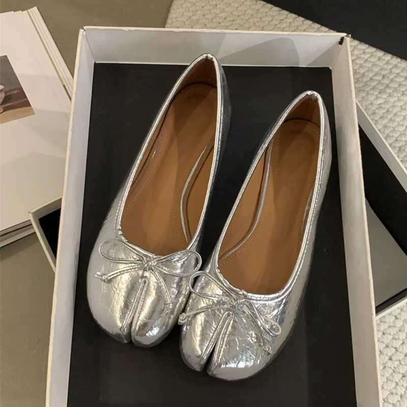 Brand new womens apartment soft ballet shoes slide on soft cushions Moccasins Tabi Ninja casual shoes MUJI womens shoes bow knot MUJI Y250220
