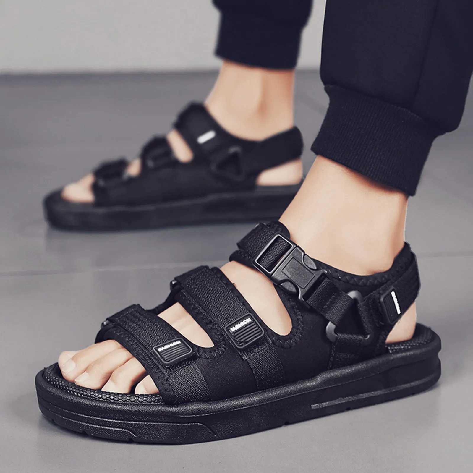 New Arrival Mens sports fashion buckle strap sandals outdoor casual beach shoes mens comfortable sandals T250220