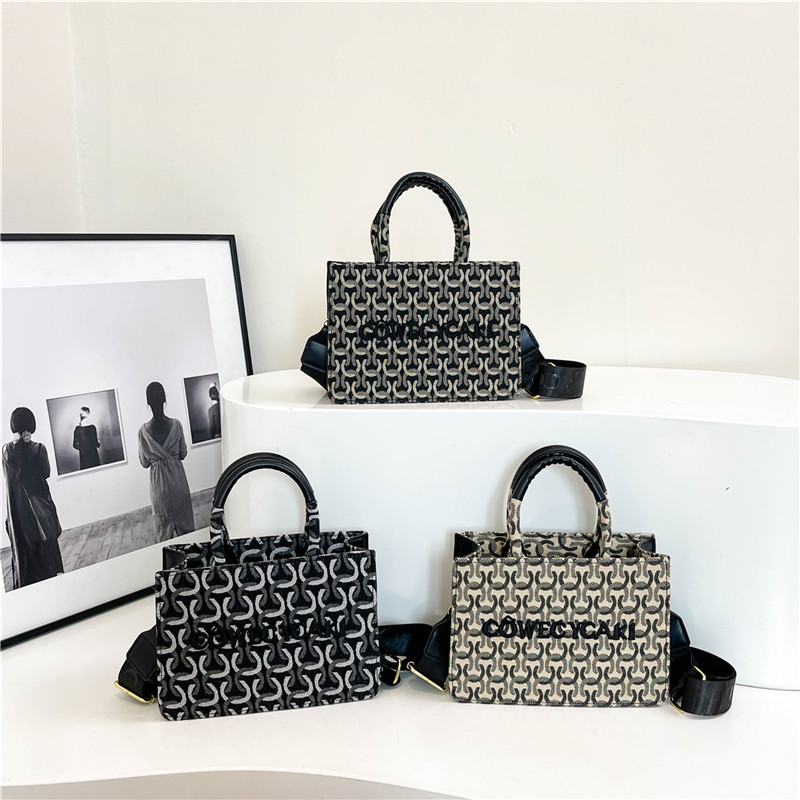 Designer Shoulder Bag Free Shipping New Tote Bags For Womans Handbag Simple Fashion Women Latch Crossbody Free shipping
