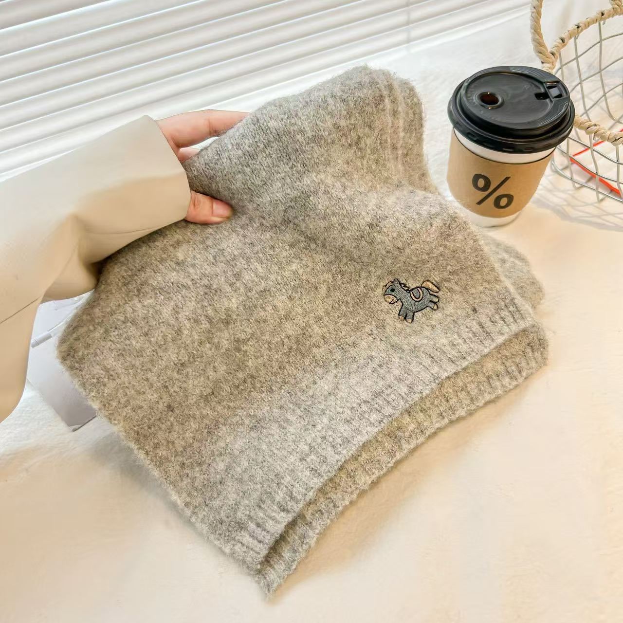 T144 Japanese cute embroidered knitted scarf for women autumn and winter warm cold protection fashionable all-match high-end scarf for students