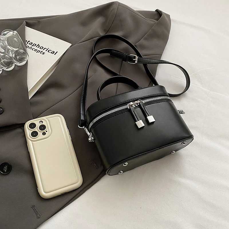 High end PU solid color shoulder bag storage bag stylish large capacity can hold cosmetics jewelry mobile phones Y250319