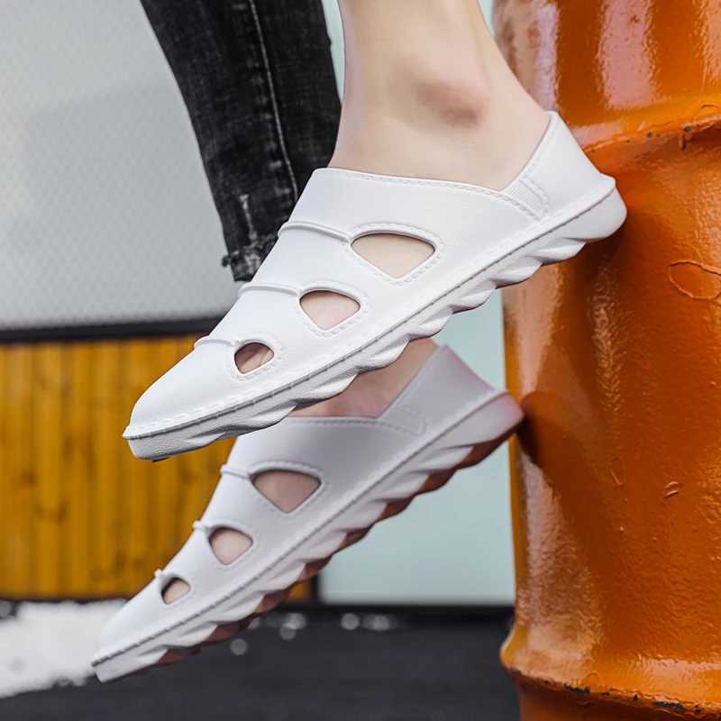 New Arrival Oversized mens sandals summer hollow out beach shoes trendy fashionable non slip lightweight casual sandals outdoor work shoes T250220