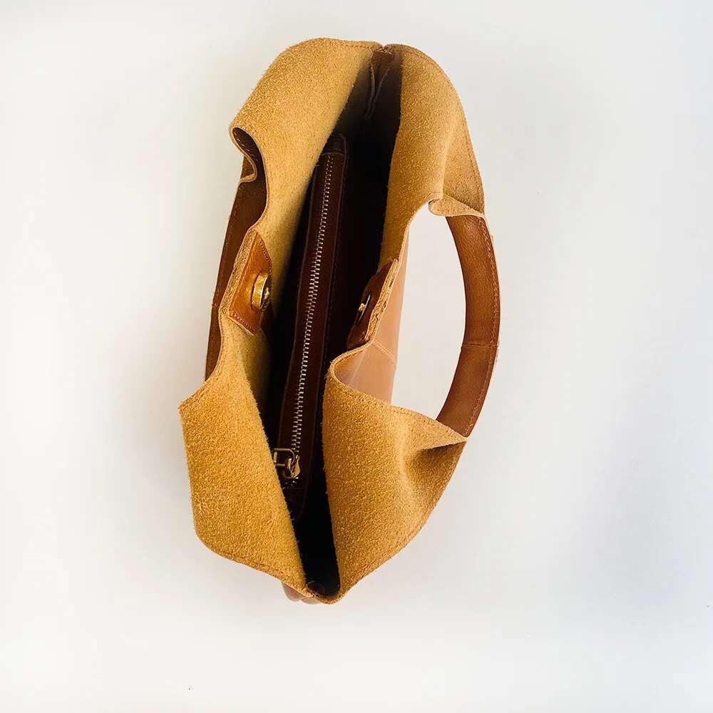 2025 Women's Handbag Lazy Soft Leather New One Shoulder Cross-Body Retro Weekend Vacation Shopping Bag