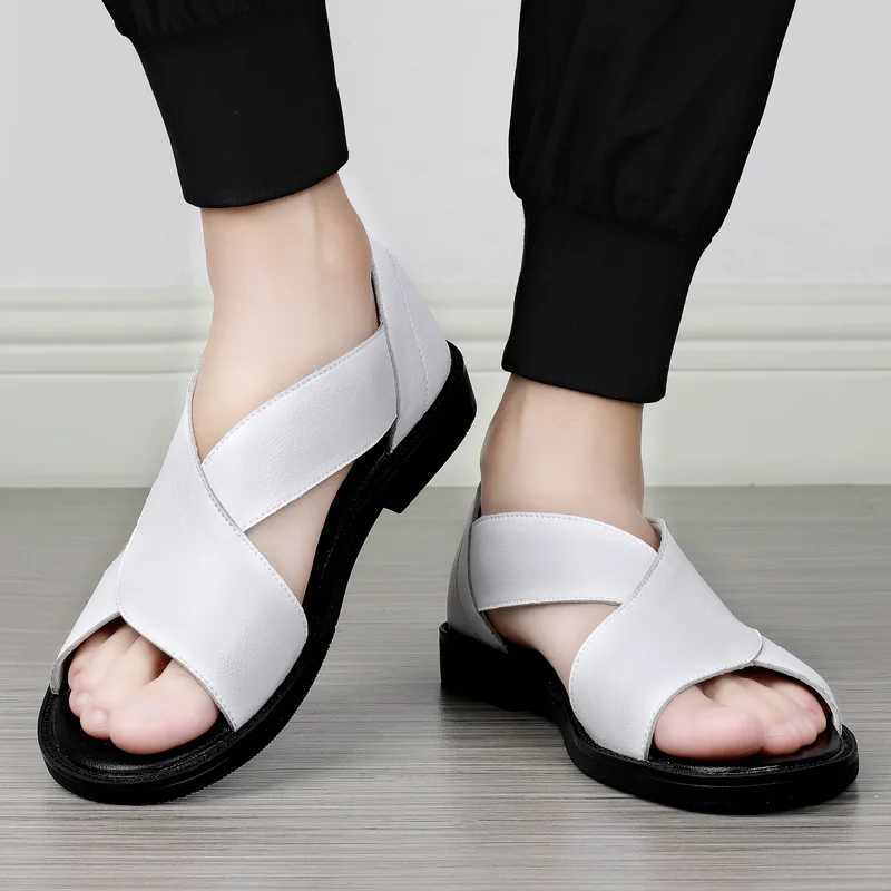 New Arrival New Genuine Leather Mens Sandals Flat Open Toe Rome Style Mens Sandals Summer Breathable Beach Gladiator Sandals for Men T250220