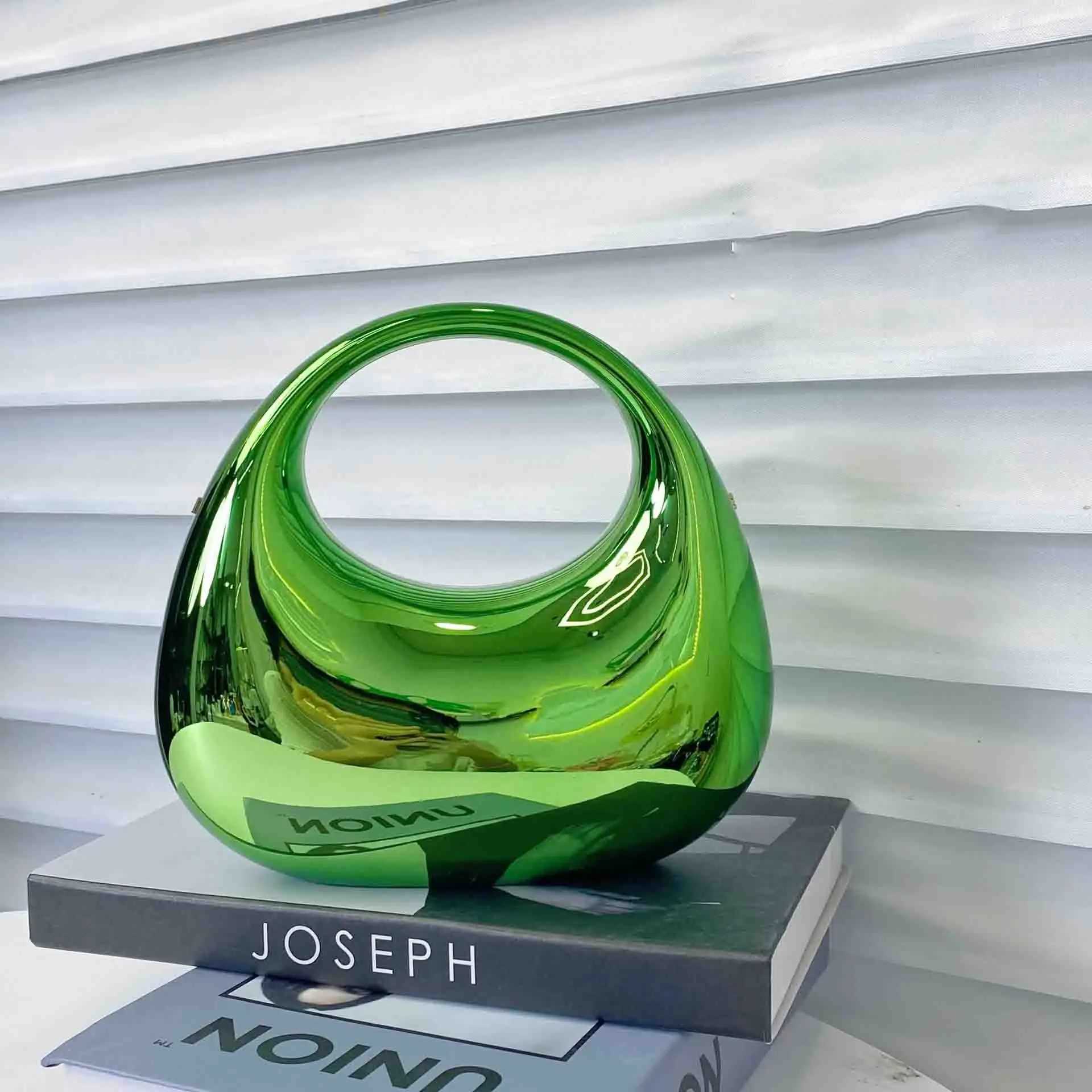 2024 Luxury Designer Night Clutch Transparent Acrylic Womens Handbag Fashion Shoulder Bag Half Moon Wedding Wallet Party Handbag Women Z250220