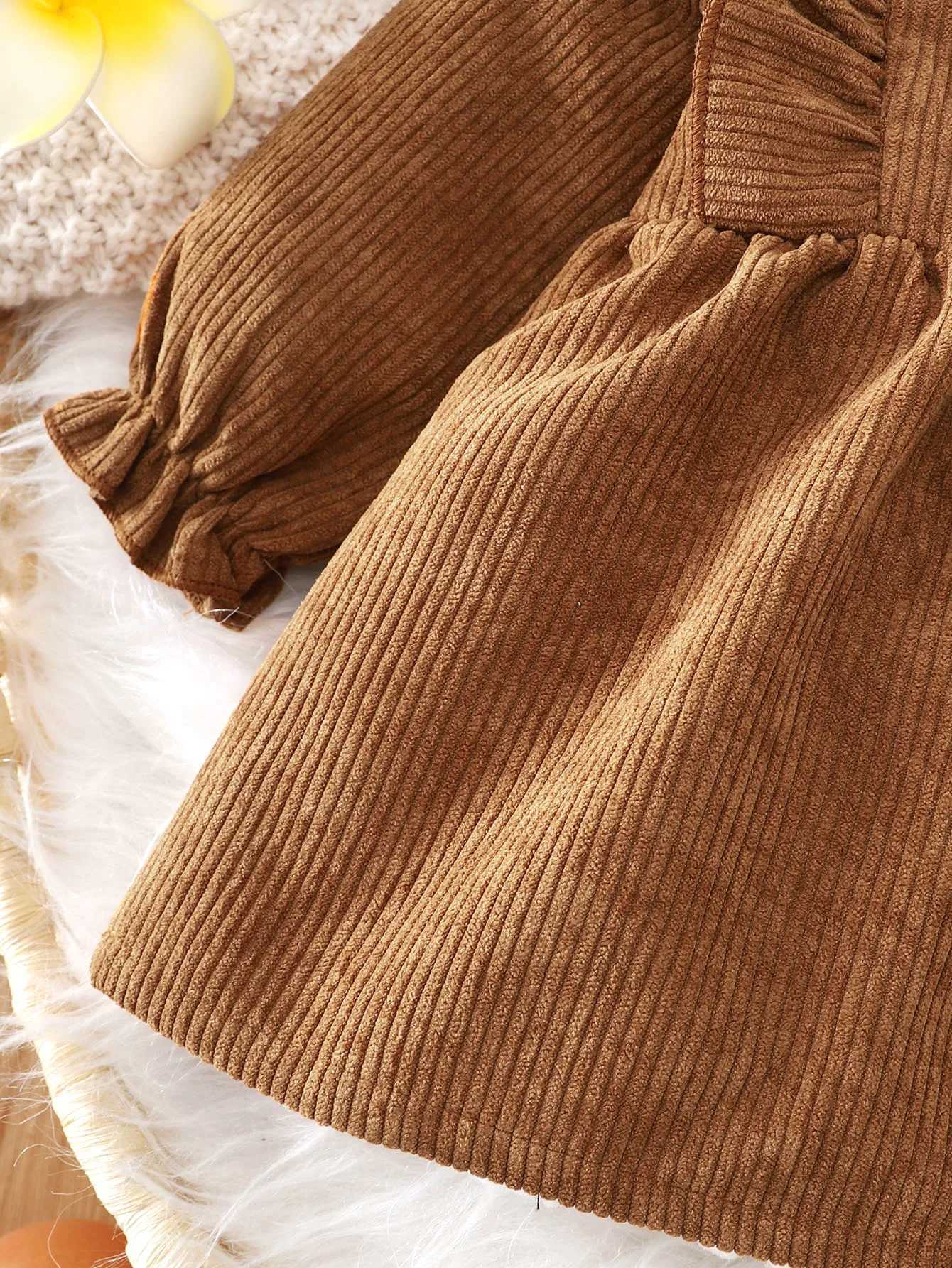 Baby autumn and winter fashion retro elegant exquisite comfortable dress. X250220