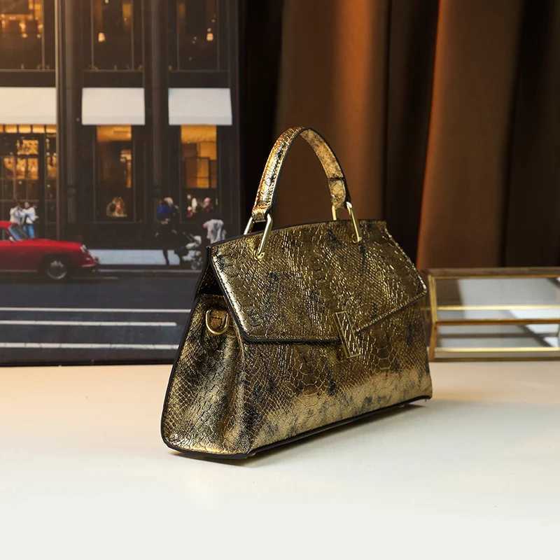 Elegant high-end laser snake pattern cross body bag versatile daily communi ion bag elegant womens handbag Z250220