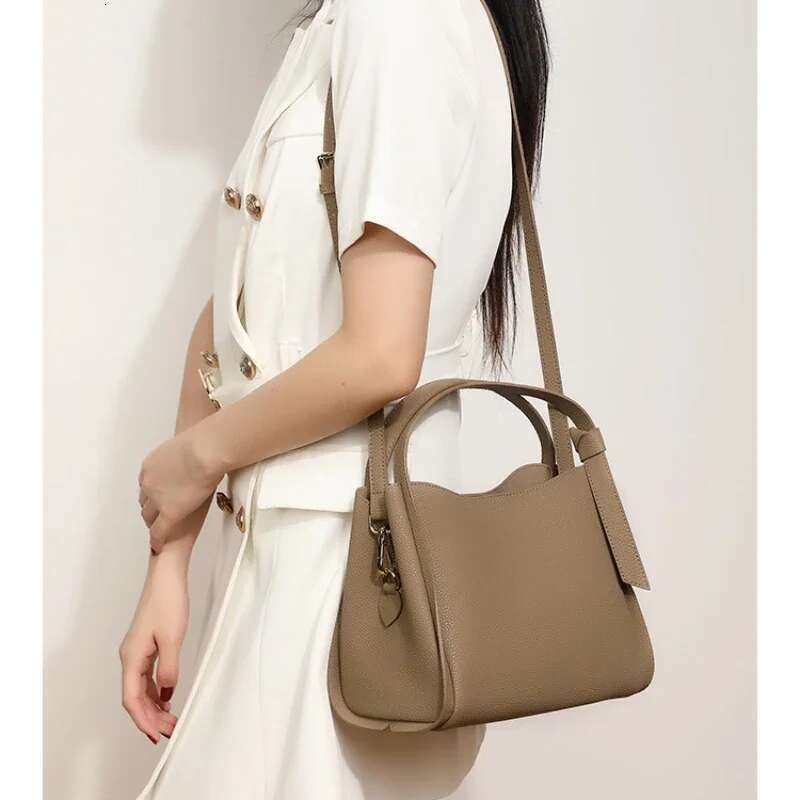Women Genuine Leather Shoulder Female Bucket Handbag Totes Ladies Crossbody Daybag Commuter Bag Purse