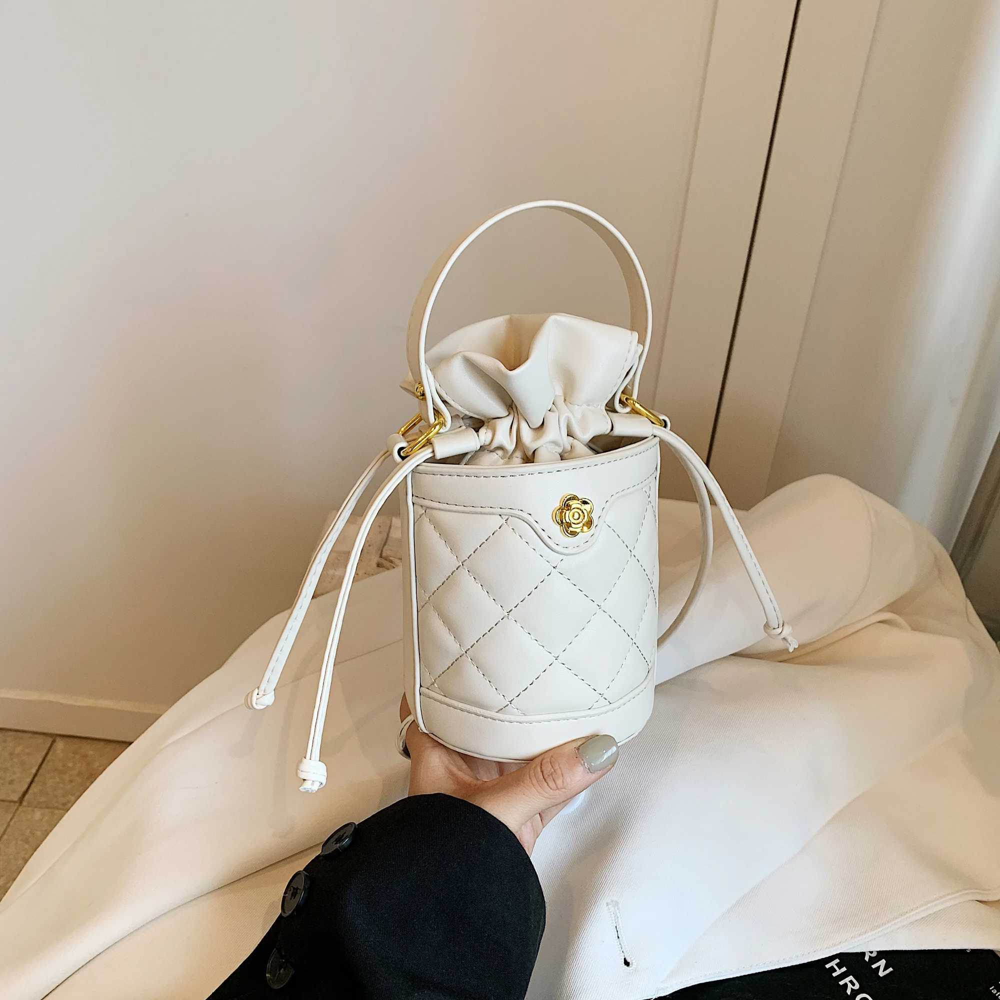 Advanced Lingge Womens Bag 2024 New Small perfume Style Handheld Bucket Bag Fashion One Shoulder Cross Body Bag Y250319