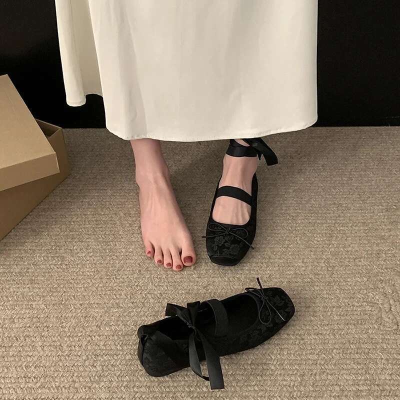 2025 Designer Ankle Cross Strap Women Fashion Shallow Ladies Comfort Soft Sole Flat Heel Ballerina Shoes