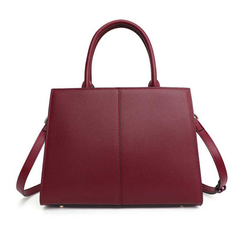 New Womens Handbag 2024 Fashion Trend Cowhide Square Bag Simple and Elegant One Shoulder Crossbody Bag Z250220