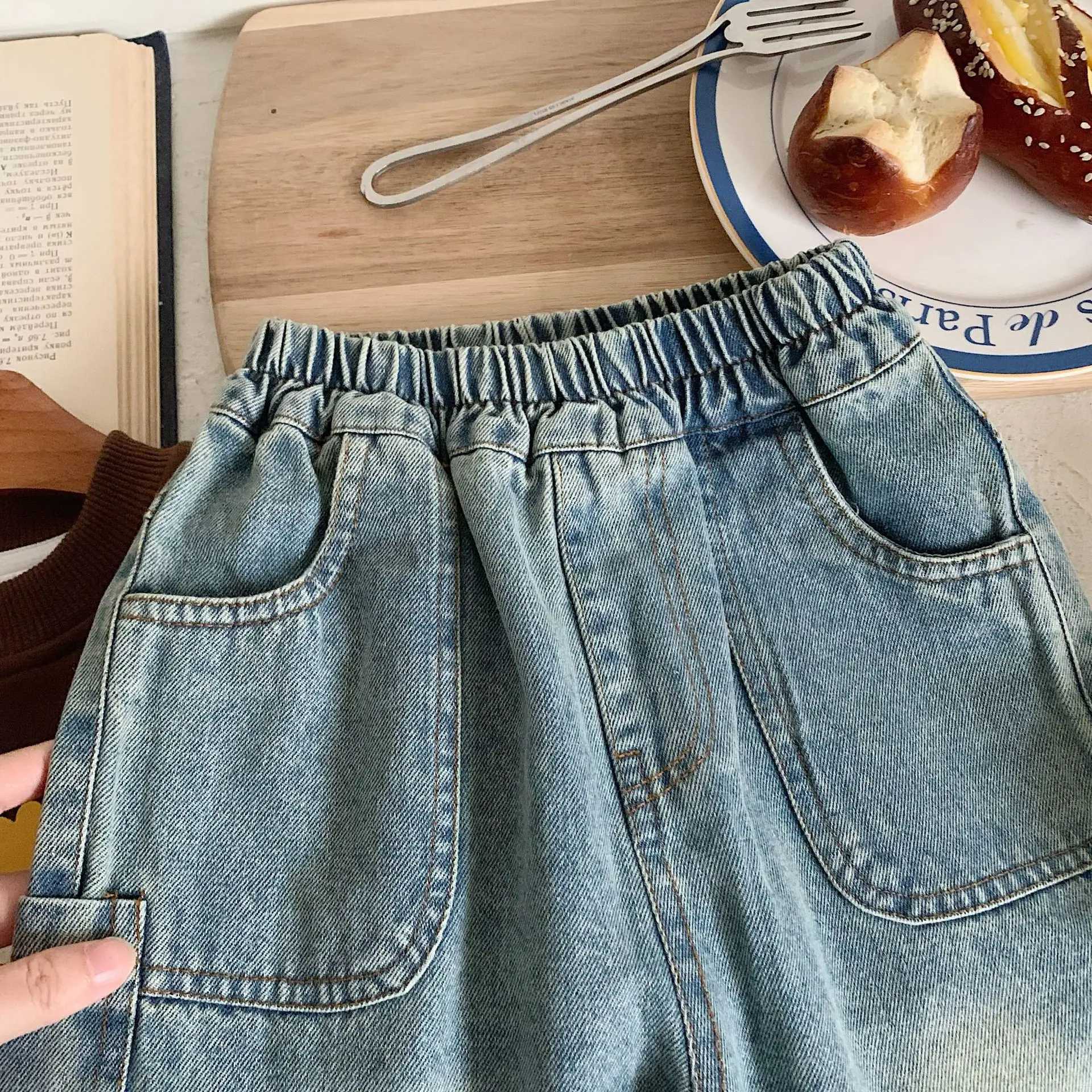 2025 Autumn Childrens Boys Jeans Multi Pocket Straight Leg Casual Pants For Baby Boys 2-8 Years Kids Boys Denim Trousers Z250220