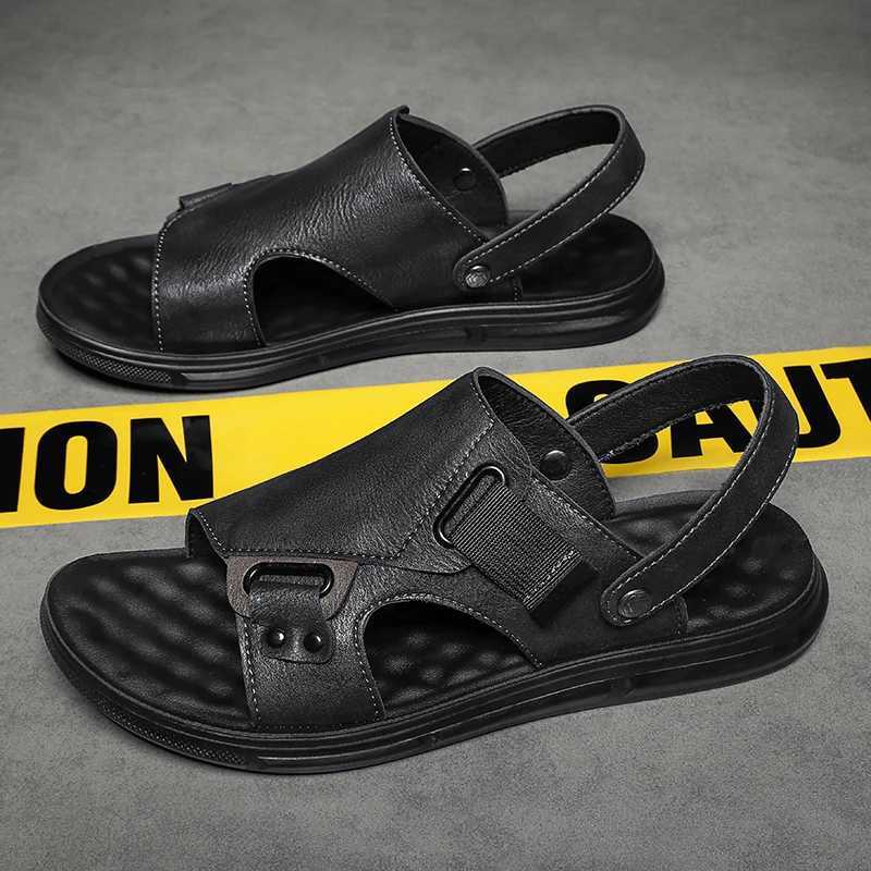 New Arrival Sandals men casual wear dad dual-use slippers men middle-aged beach shoes T250220