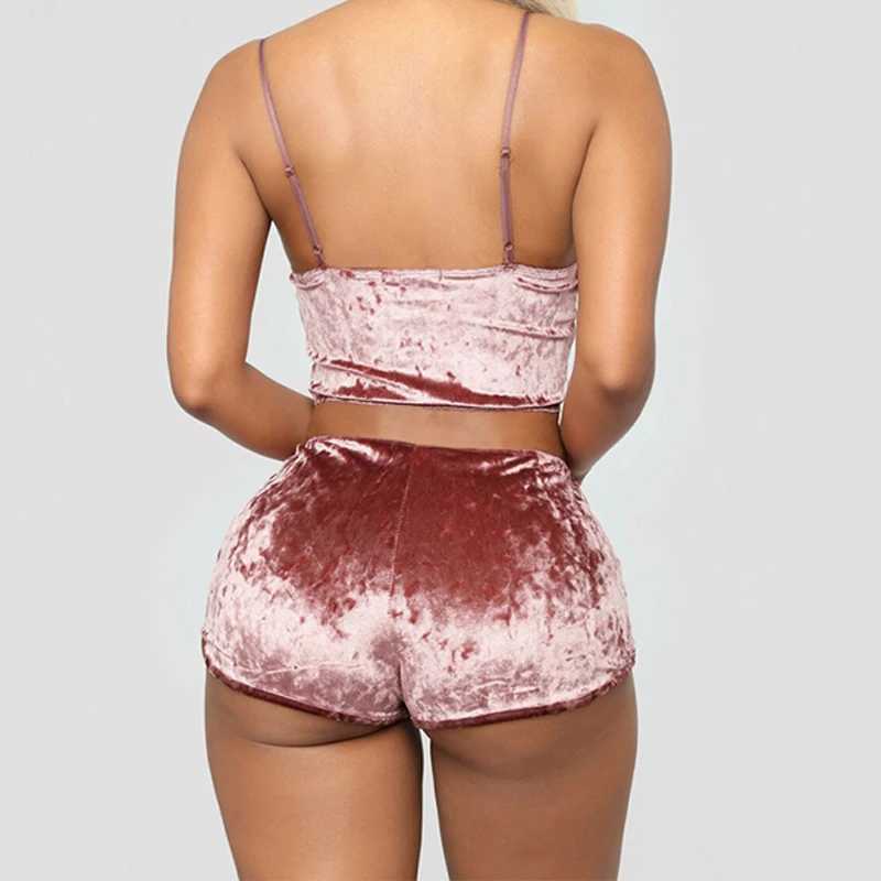 2023 New Fashion Women 2pcs Velvet Spwear Sexy Camisole Silky Smooth Shorts Sveless Pajama Set Ladies Spwear FeXJ250220