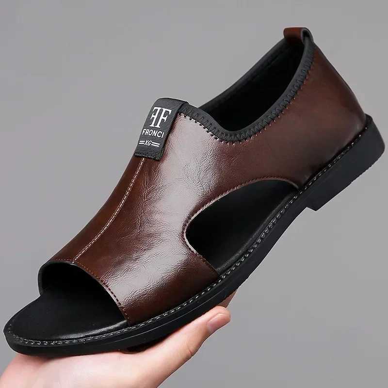 New Arrival Man Sandals Designer FAshion Leather Casual for Men Summer Comfortable Beach Slippers Outdoor Non-slip Men Sandals T250220