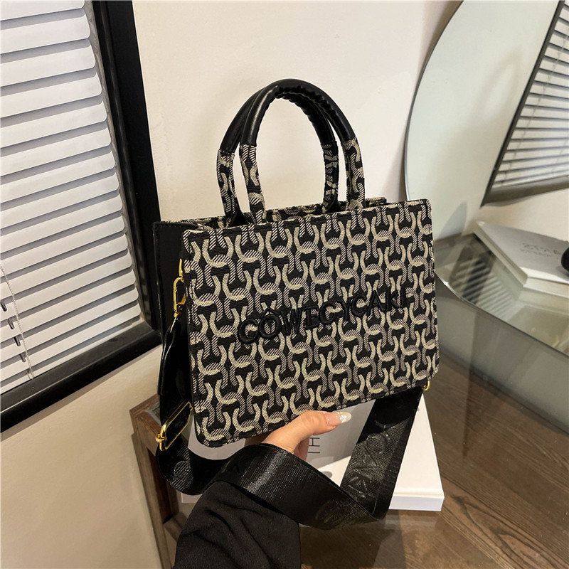 Designer Shoulder Bag Free Shipping New Tote Bags For Womans Handbag Simple Fashion Women Latch Crossbody Free shipping