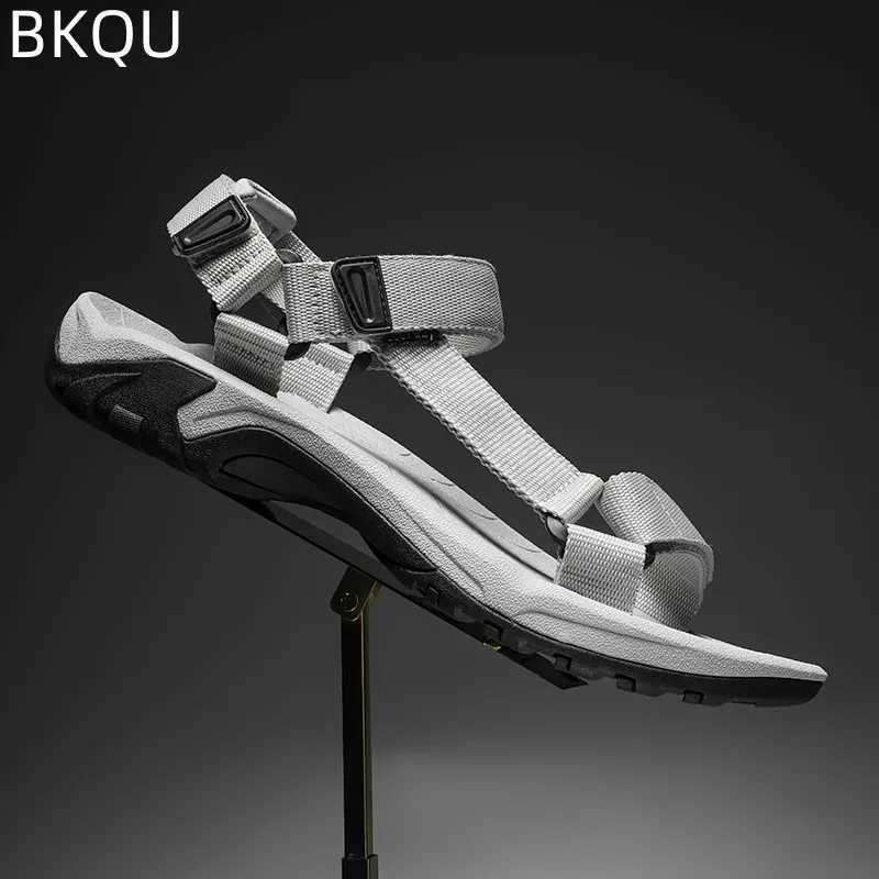 New Arrival Summer Mens Sandals Beach Shoes Wading Shoes Round Head Flat New Comfortable Non-slip Lightweight Best-selling fashion T250220