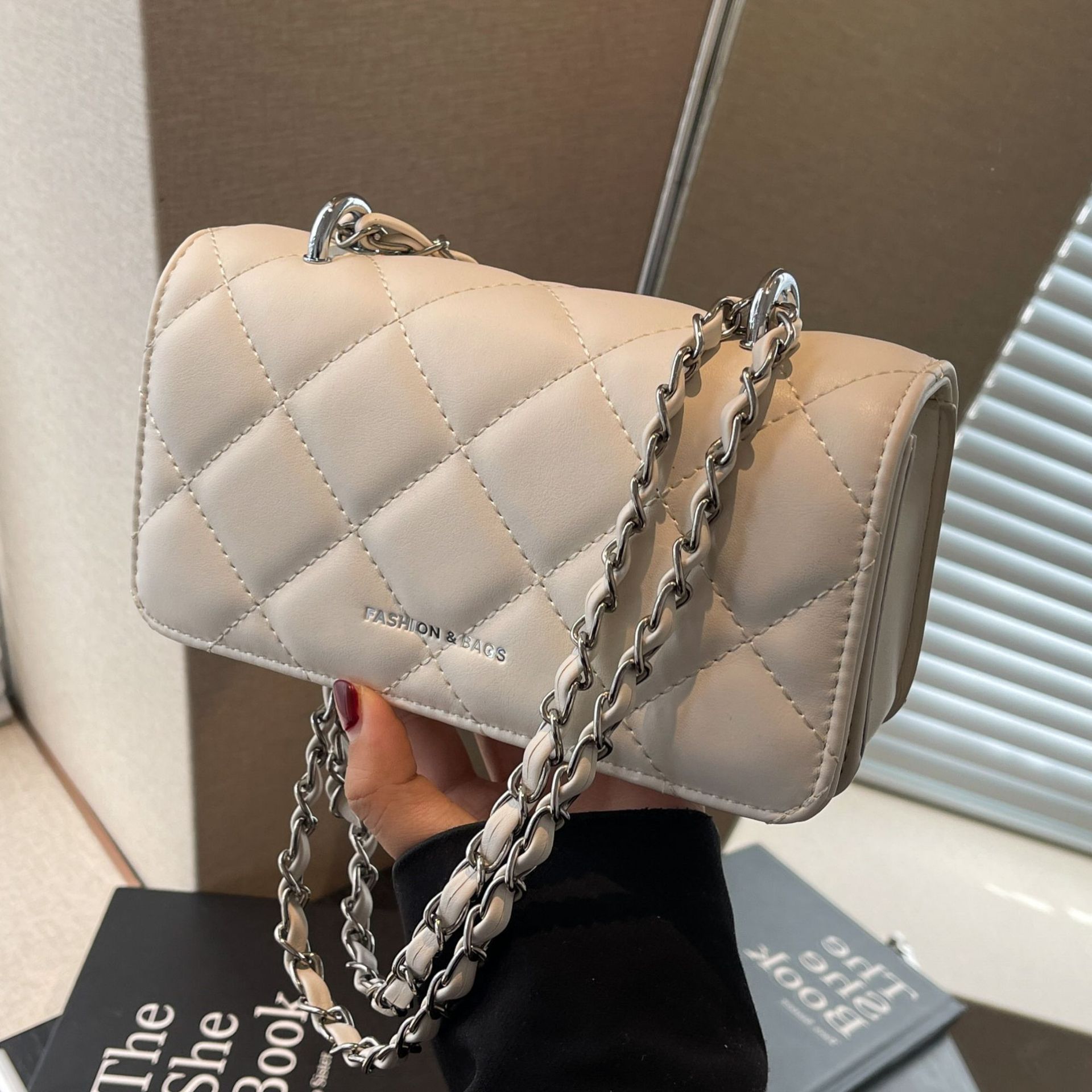 Free shipping NEW hot 2025 new designer Shoulder Bags For womans Dia grid chain handbag Small square fashion women crossbody bag