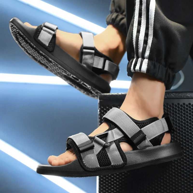 New Arrival City Street Mens Shoes Summer New Breathable Sports and Leisure Shoes Student Outdoor Anti slip Fashion Personalized Sandals T250220