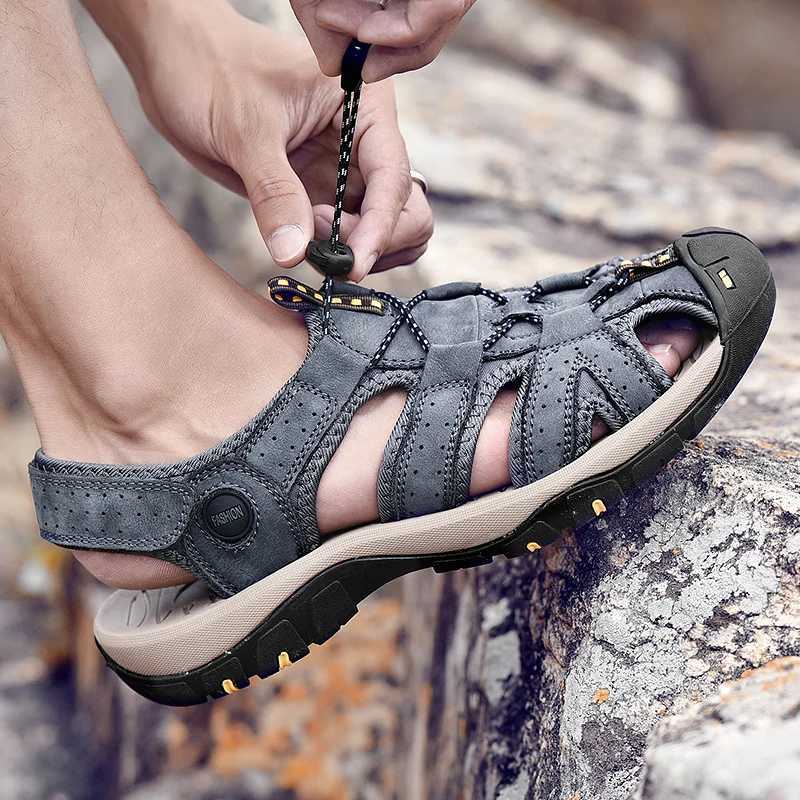New Arrival Summer Sandals Mens Baotou Beach Shoes Soft Sold Leather Anti Slip Outdoor Hollow Breathable Daily Casual Mens Shoes Slippers T250220