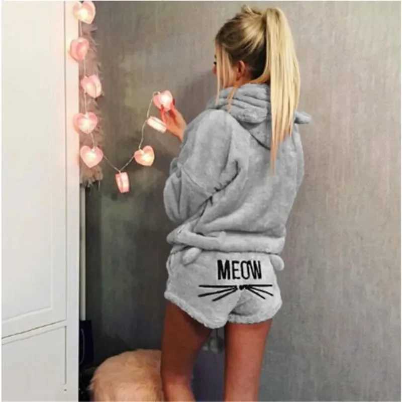 Women Coral Velvet Pajamas Set Autumn Winter Warm Pajamas Two Piece Set Spwear Cute Cat Meow Pattern Hoodies Shorts SetXJ250220