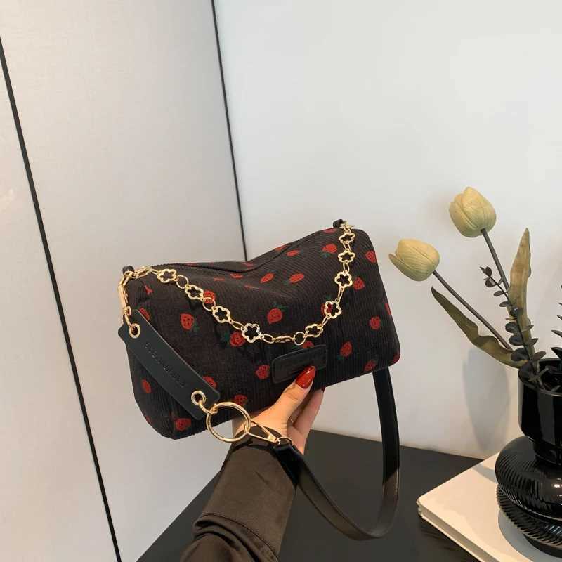 Large Capacity Shoulder Bag 2024 New womens fashion Simple Commuter Messenger Fruit Pattern purse handbag Y250220